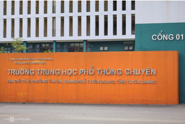 nu-giao-vien-dau-thu-1