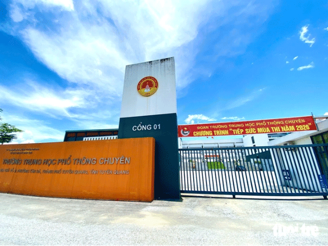 nu-giao-vien-dau-thu-3