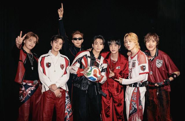 Danh-tinh-fan-viet-chi-3-4-ty-so-huu-ao-jimin-va-giay-bts-3