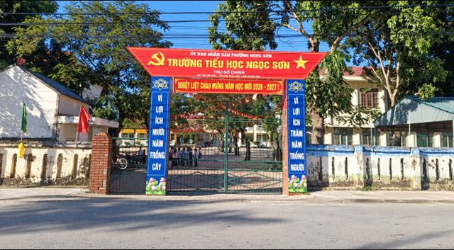 Giao-vien-phan-anh-tien-day-them-2