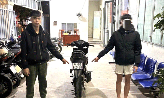 Canh-2-thieu-nien-ruot-duoi-chem-toi-tap-nguoi-di-duong-vo-toi-he-lo-loi-khai-gay-buc-xuc-cua-ke-gay-an-3