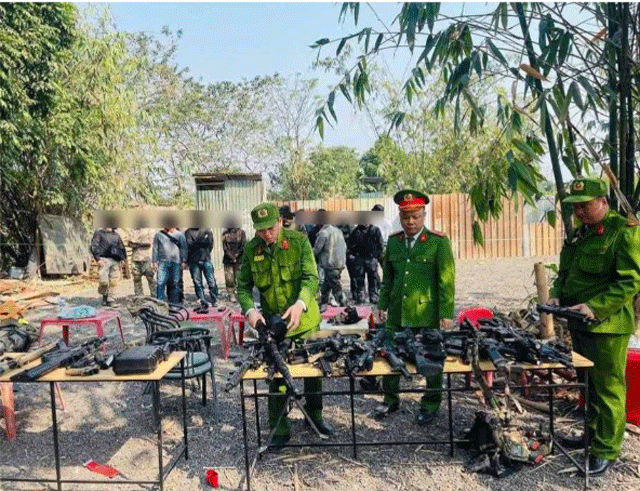 Phat-hien-23-thanh-nien-voi-42-khau-sung-ban-dan-nhua-dang-tu-tap-danh-tran-gia-gay-hoang-mang-1