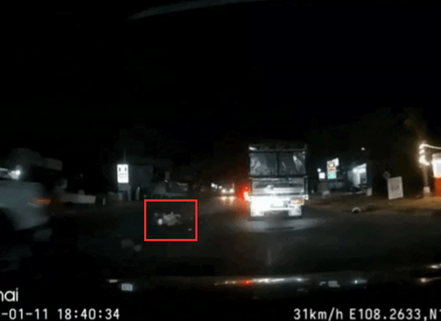 Tai-nan-lien-hoan-so-hai-vu-nghi-oto-lan-lan-vuot-au-tong-truc-dien-khien-nguoi-di-xe-may-tu-vong-2