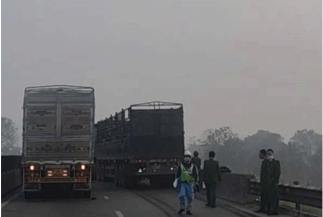 Kinh-hai-tai-nan-lien-hoan-tren-cao-toc-khien-10-nguoi-thuong-vong-hien-truong-va-cham-gay-am-anh-2