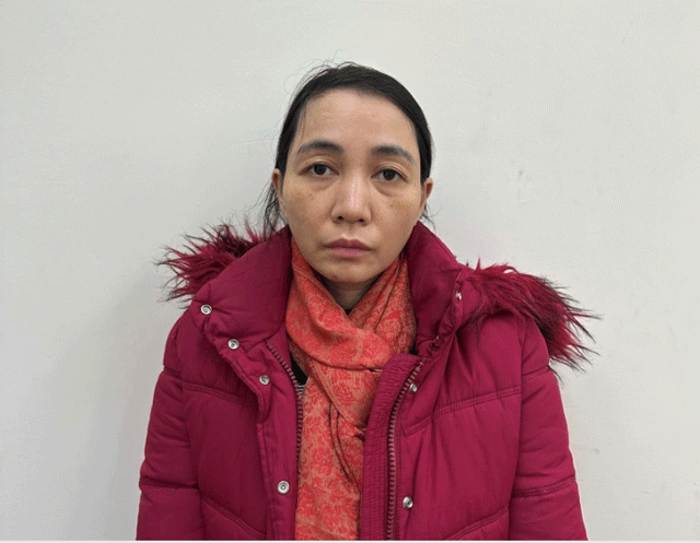 Ly-lich-bat-hao-cua-nguoi-phu-nu-vua-bi-bat-khan-cap-vi-an-trom-10-lo-lan-nach-tai-sieu-thi-winmart-3