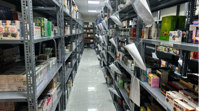 Choang-voi-hang-tram-tan-collagen-vitamin-thuoc-ho-tro-xuong-khop-tieu-hoa-gia-doanh-thu-1800-ty-6