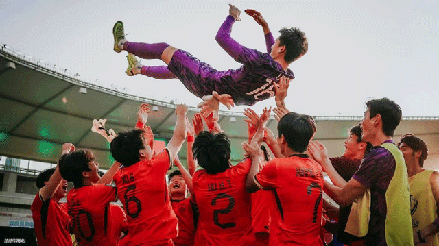 Thu-mon-cao-1m88-cua-u23-trung-quoc-chot-cau-cang-det-ve-tran-ban-ket-gap-u23-viet-nam-toi-20-1-6