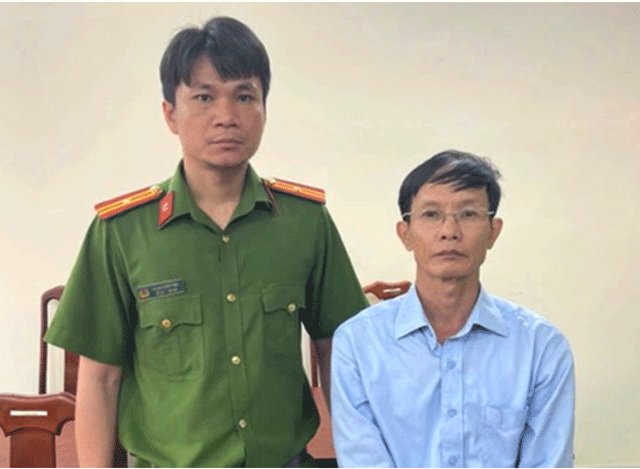 Nguoi-dan-ong-lam-ngan-hang-lua-dong-nghiep-20-ty-chi-voi-mot-cau-hua-hen-he-lo-thu-doan-tinh-vi-2 (1)