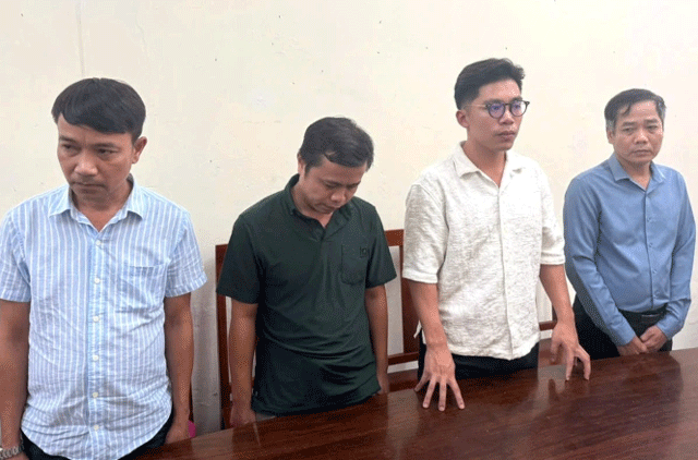 Da-nang-vach-tran-thu-doan-tinh-vi-ho-bien-gia-mo-cat-tu-khoang-1-2-ty-dong-len-hon-370-ti-dong-2