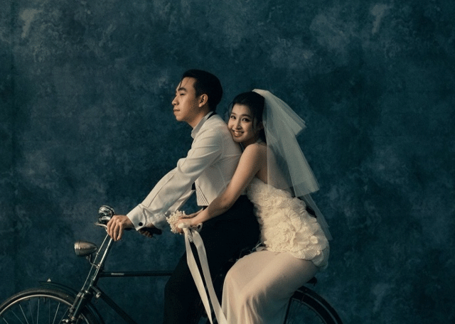 Cap-nhat-thong-tin-chi-tiet-va-anh-hiem-ve-dam-cuoi-phuong-nhi-va-thieu-gia-minh-hoang-tai-nha-trang-3