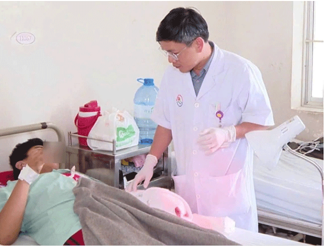 Gia-dinh-hoang-so-khi-con-trai-15-tuoi-gap-tai-nan-khi-phao-tu-che-phat-no-mat-vinh-vien-2-ngon-tay-3