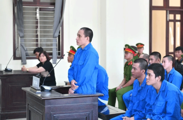 Toa-tuyen-an-vu-nam-thanh-nien-truy-cung-duoi-tan-roi-giet-nguoi-da-man-tai-quan-hat-sau-mau-thuan-3