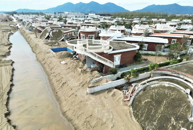 He-lo-ly-do-khien-23-can-biet-thu-be-the-o-ha-noi-dong-loat-do-sap-hu-hong-nang-3