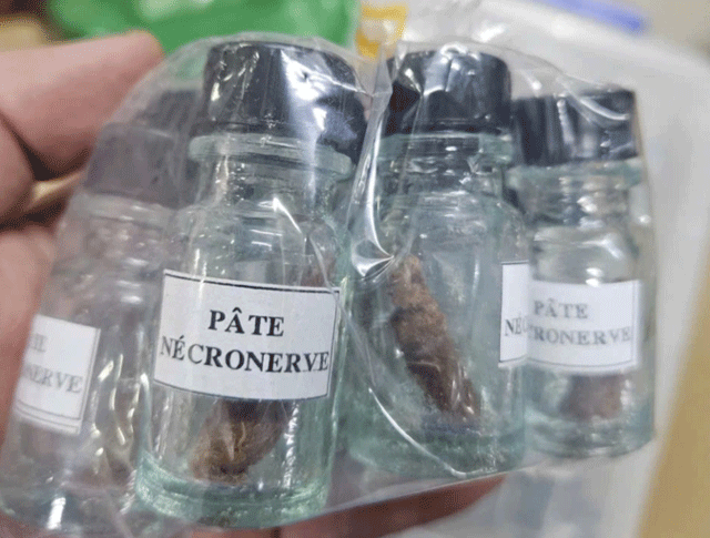 Vu-thach-tin-co-kha-nang-gay-ung-thu-duoc-ban-cho-cac-co-so-nha-khoa-nha-khoa-dung-thach-tin-lam-gi-3