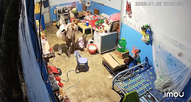 Nghi-con-gai-ruot-dung-chat-cam-bao-hanh-me-da-man-nuoi-con-nho-5-thang-tu-3kg-xuong-con-2kg-4