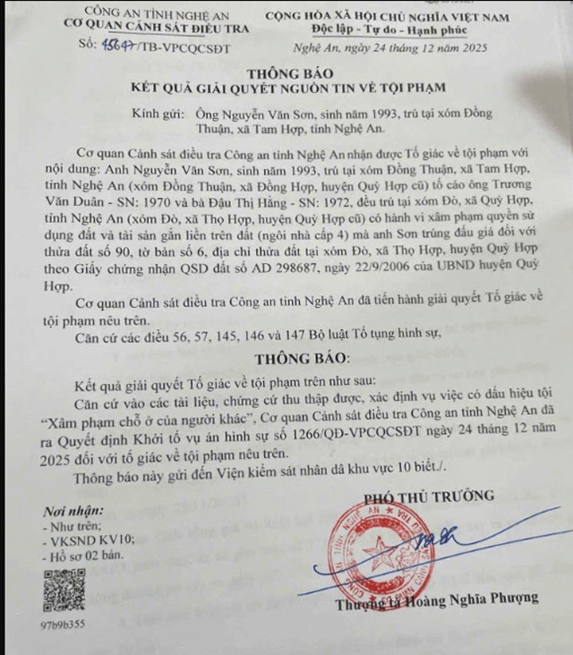 Vu-ban-nha-nhung-khong-chiu-chuyen-di-bi-cuong-che-van-cay-cua-vao-o-chu-moi-phai-di-thue-tro-o-3