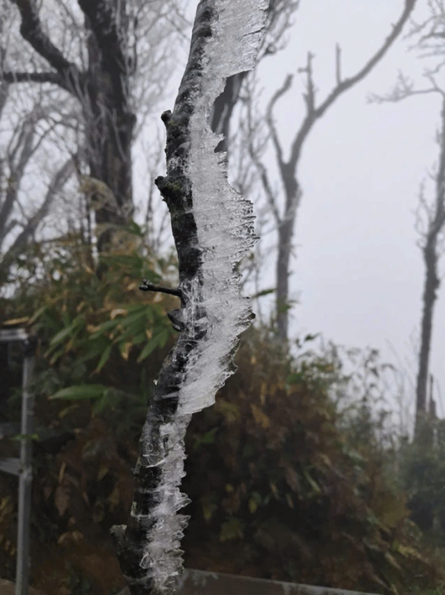 Thoi-tiet-mien-bac-nhieu-noi-ret-dam-co-noi-xuong-0-7-do-bang-gia-xuat-hien-o-cao-bang-5