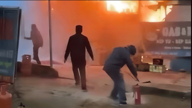 Vu-chay-lien-tiep-3-ngoi-nha-o-phu-tho-trong-dem-tinh-hinh-cac-ho-dan-co-mot-gia-dinh-buon-ban-gas