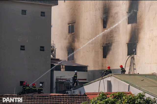 Cap-nhat-tinh-hinh-vu-chay-nha-7-tang-o-ha-noi-2-nguoi-tu-vong-ly-do-dam-chay-kho-duoc-dap-tat-3