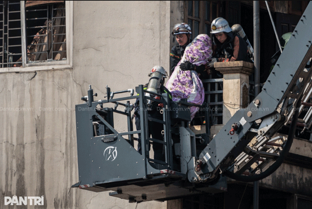 Cap-nhat-tinh-hinh-vu-chay-nha-7-tang-o-ha-noi-2-nguoi-tu-vong-ly-do-dam-chay-kho-duoc-dap-tat-8