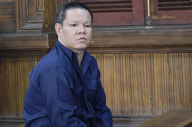 Nham-cu-ong-qua-duong-la-nam-thanh-nien-vua-au-da-da-say-ruou-hanh-hung-da-man-khien-cu-tu-vong