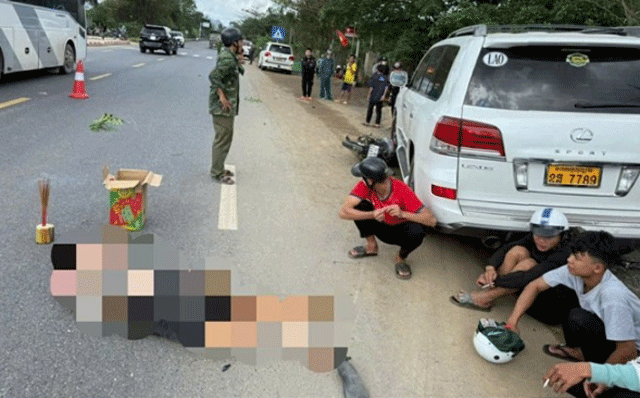 Tai-xe-quoc-tich-lao-tong-vao-xe-may-1