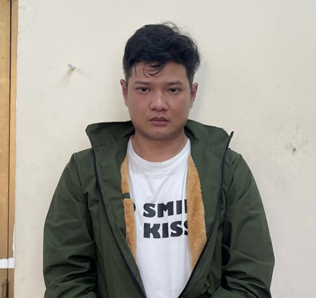 Vet-sach-cua-hang-dien-thoai-1