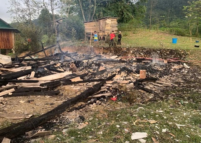 ngoi-nha-o-quang-tri-bi-thieu-rui-1