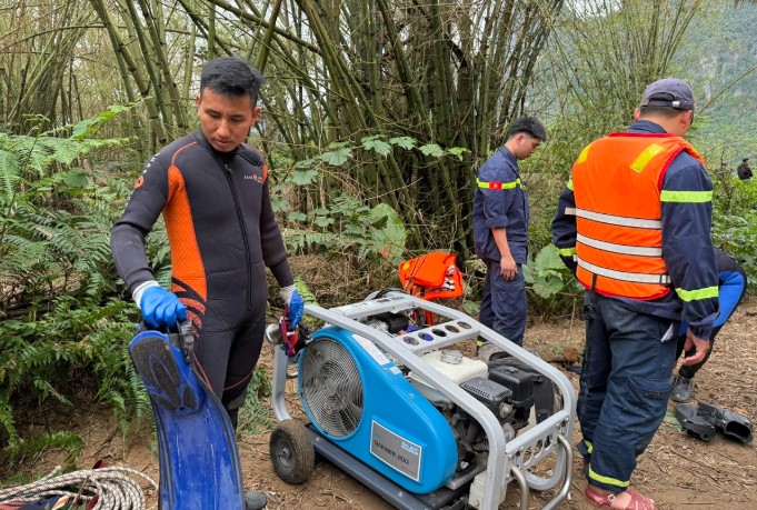 lat-thuyen-7-nguoi-3