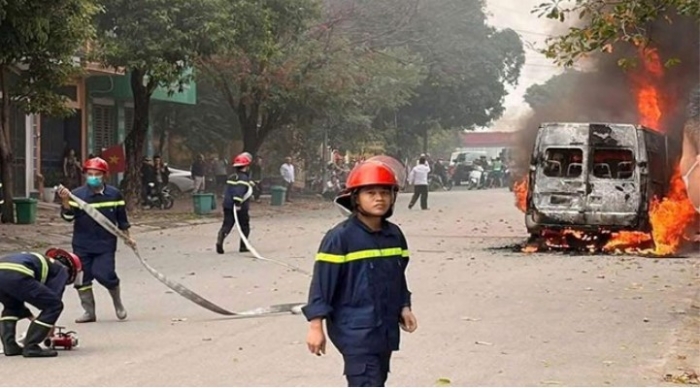 xe-oto-16-cho-boc-chay-1