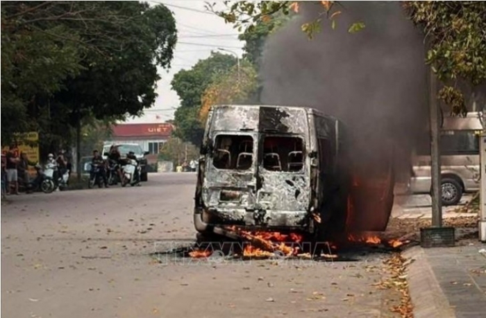 xe-oto-16-cho-boc-chay-2