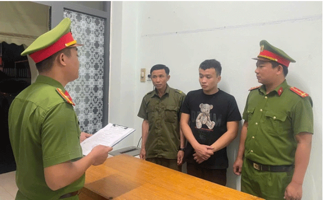 Cah-ga-dan-ong-trom-nu-trang-laptop-gia-tri-150-trieu-tai-1-phong-tro-1