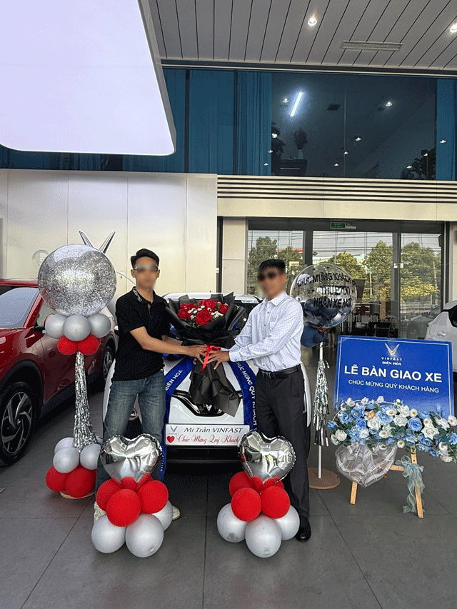 Thuc-hu-vu-bo-tang-xe-oto-cho-con-trai-chua-du-18-tuoi-dat-loai-kha-bi-co-giao-nhan-xet-luoi-hoc-2