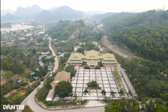 Trung-tam-hoi-nghi-160-ty-lien-tiep-bi-dot-nhap-pha-hoai-va-an-trom-1