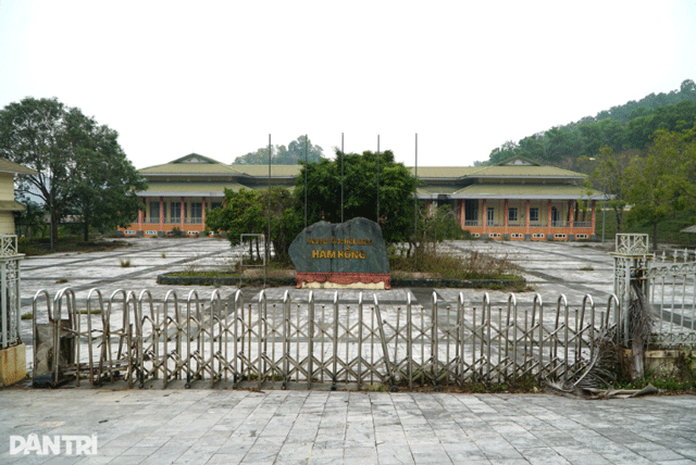 Trung-tam-hoi-nghi-160-ty-lien-tiep-bi-dot-nhap-pha-hoai-va-an-trom-2