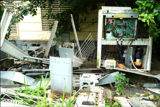 Trung-tam-hoi-nghi-160-ty-lien-tiep-bi-dot-nhap-pha-hoai-va-an-trom-7