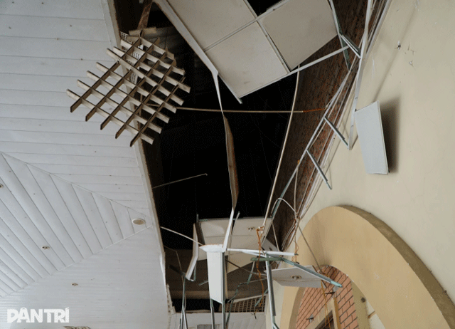 Trung-tam-hoi-nghi-160-ty-lien-tiep-bi-dot-nhap-pha-hoai-va-an-trom-9