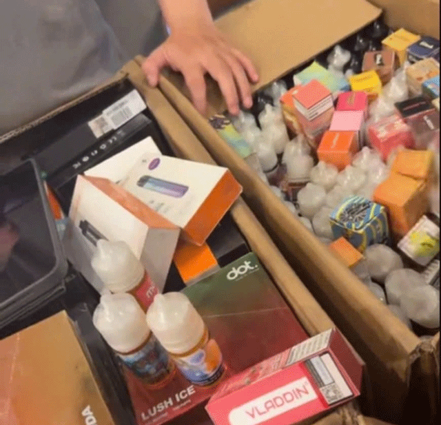 canh-sat-phat-hien-can-ham-bi-mat-giua-trung-tam-tphcm-triet-pha-gan-30000-thuoc-la-dien-tu-5