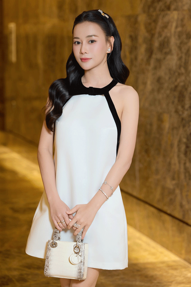 Tinh-trang-hien-tai-cua-phuong-oanh-giua-luc-me-ruot-bi-tan-cong-khap-cac-mxh-chong-di-tu