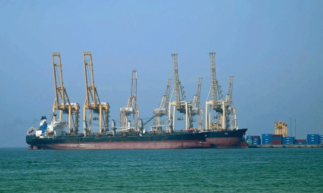 1-trieu-thung-dau-qua-eo-bien-hormuz-1