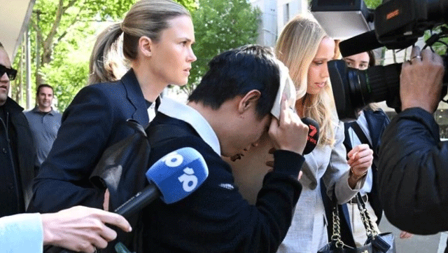 Du-hoc-sinh-viet-quay-len-trong-nha-ve-sinh-1