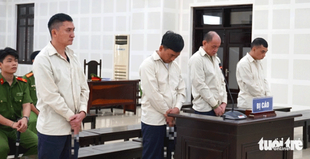 Thue-nhan-vien-rot-bia-roi-lat-keo-2