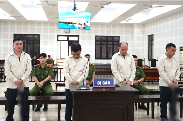 Thue-nhan-vien-rot-bia-roi-lat-keo-4