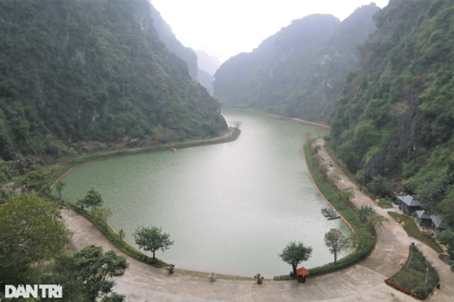 Bao-ve-diem-du-lịch-tuyet-tinh-coc-ninh-binh-1
