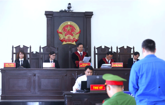 Ga-dan-ong-dam-vo-nhieu-nhat-1