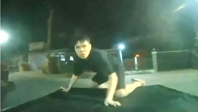 3-xe-ban-tai-chen-ep-2-thanh-nien-1