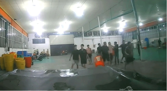 3-xe-ban-tai-chen-ep-2-thanh-nien-3