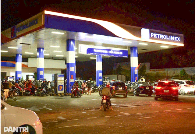 Nguyen-nhan-gia-xang-dau-giam-2