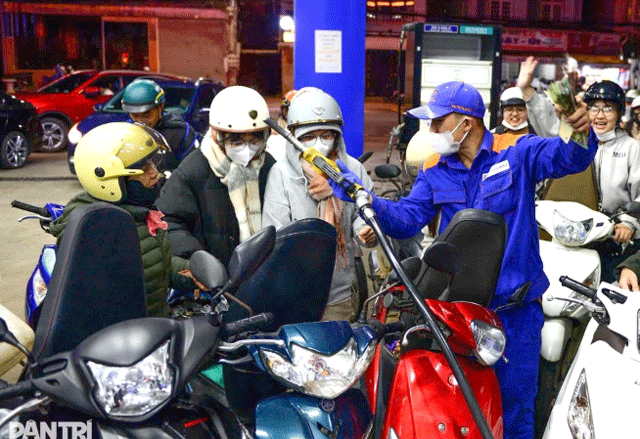 Nguyen-nhan-gia-xang-dau-giam-3