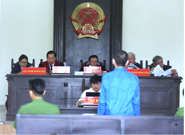 Ga-dan-ong-chem-chong-cu-cua-vo-3